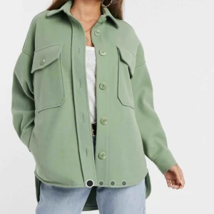  - Slutsåld på ASOS hemsida ångrade mig precis efter jag drog av alla lappar , endast använd några gånger. 