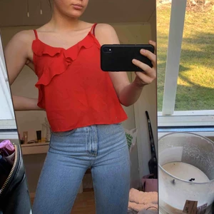  - Supergullig topp från Gina tricot. Frakt ingår.