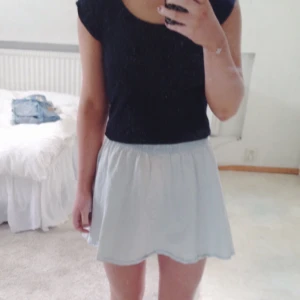  - ♡ Detta är en kjol från barnavdelningen, men passar mig perfekt som brukar ha S!
♡ Från NewLook
♡ Använd en gång