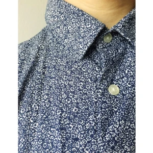  - Småblommig skjorta från H&M