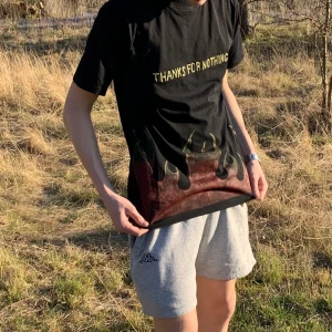 Thanks For Nothing T-shirt - En svart t-shirt jag målat och designat själv! Följ gärna min Instagram Laqishacustom 
