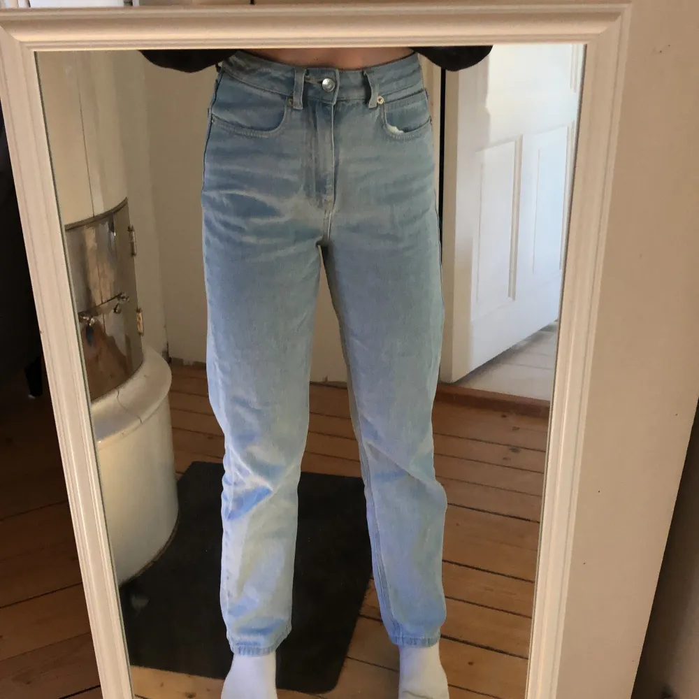 Fina och nya jeans från nakd, Jensen är i bra skick! 💕. Jeans & Byxor.