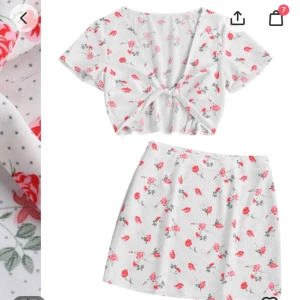 Set från zaful - Oanvänd tröja och kjol från zaful! Var fel storlek så säljer för 150 (ursprungspris 250+frakt) kan mötas upp i Stockholm annars tillkommer frakt!