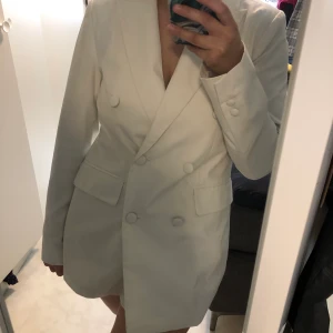 Gina Tricot blazer  - Gina Tricot Blazer, used once. Size 38. Shipping included 