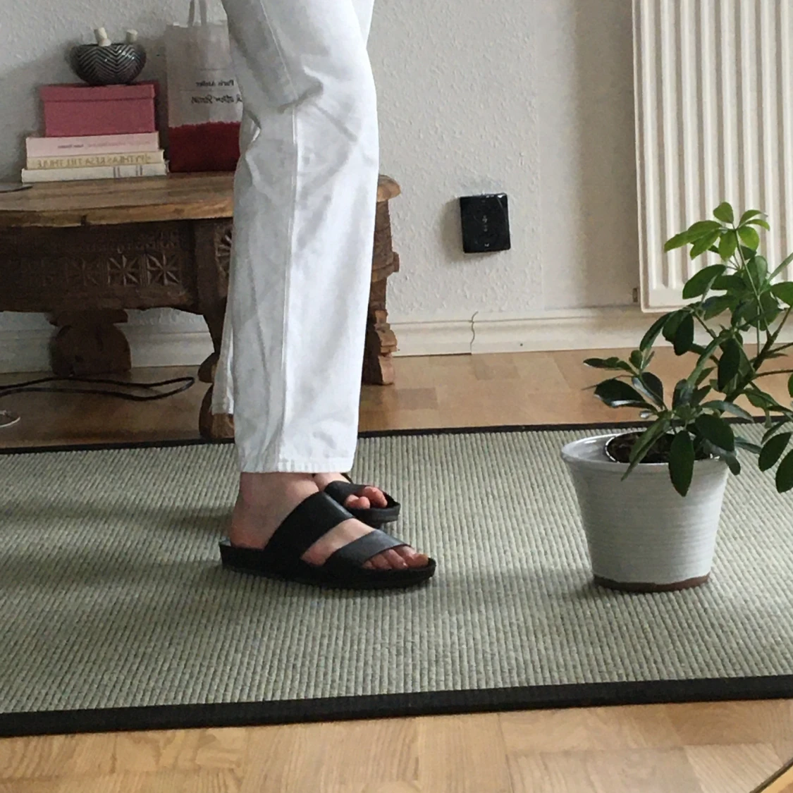 Vita Weekday Jeans i modellen Row - 91