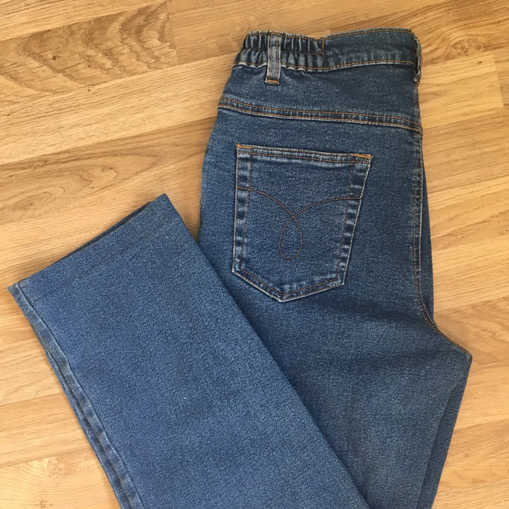 Ett par vintage jeans i mycket fint skick. 😊 De är tyvärr för stora för mig. Storlek 40. Jeans & Byxor.