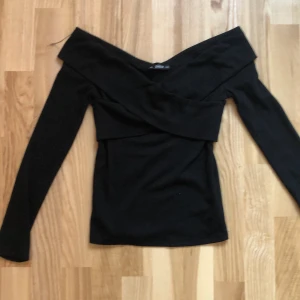 Omlott tröja - Tröja från Shein i omlott modell, aldrig använd är endast testad🛍💕😊