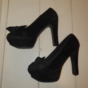 Klackskor - Storlek 38. Priset är ink frakt 💌