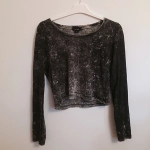  - Fin topp av lite kortare modell. Kan skicka fler bilder om det skulle behövas.

Kan frakta toppen, men då tillkommer ytterligare kostnad för frakt.
☀️☀️☀️