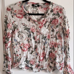  - 💎 Blus från BIKBOK i storlek XS 💎