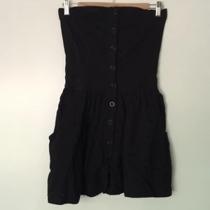  - Tubklänning med knappar och fickor, stretchig