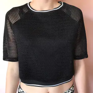 Sportig nät tröja från Gina tricot 💗 Som ny✨