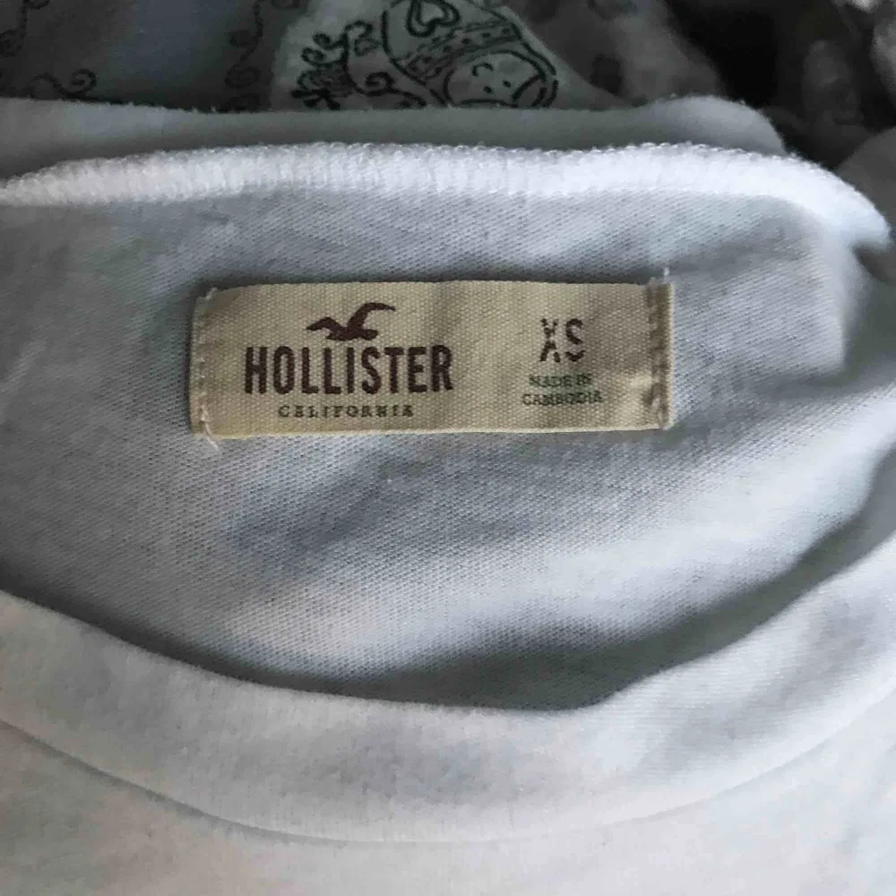 Söt Hollister tröja välanvänd  . T-shirts.