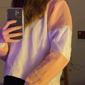  - Schysst collegetröja från monki💖hör av dig vid ev frågor