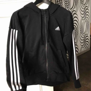  - Adidas tröja Storlek 34 Felfri