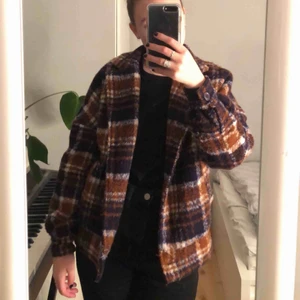  - Superfin kappa ifrån Nakd som jag köpte i våras, passar till det mesta! Frakt tillkommer :) 