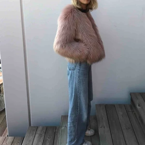  - Rosa fluffig jacka från Ivy Revel! Köpt för ca 1200kr i storlek 34