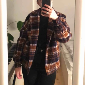  - Superfin kappa ifrån Nakd som jag köpte i våras, passar till det mesta!