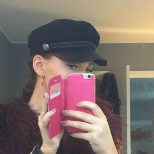  - skepssmössa i storlek S. som ny! 100 kr inklusive frakt💗