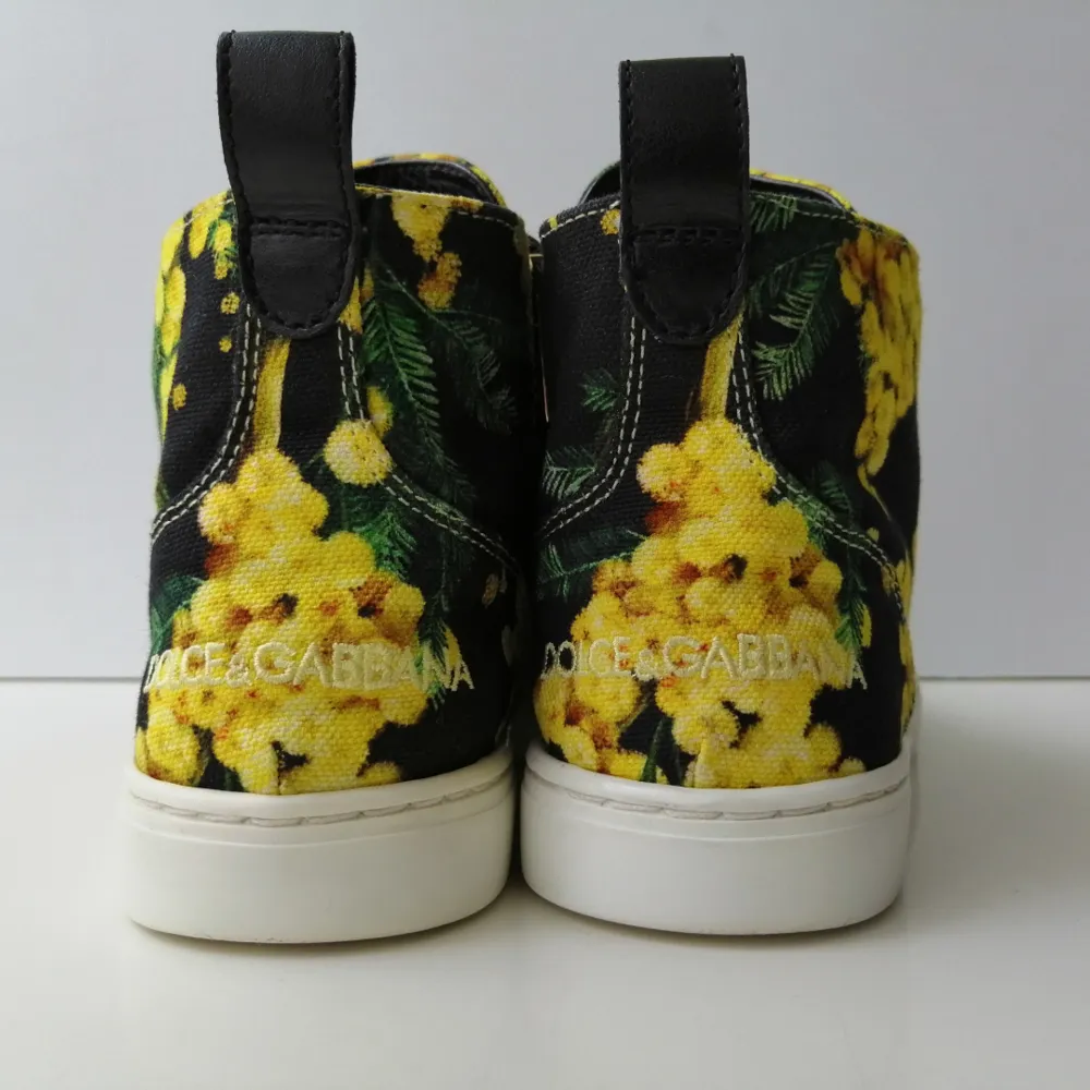 Dolce&Gabbana Women sneakers, worn a few times, like new, 100% authentic, size 36.5, insole 23.5cm, dustbag, write me for more info and pics 😊. Skor.