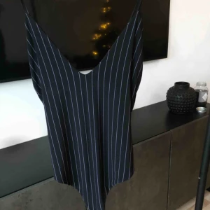  - Superfin body som tyvärr inte kommit till användning, justerbara band! 