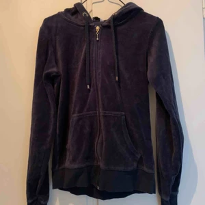  - Mjukis set från cubus  100 kr st eller båda för 175 Original pris 250 kr st Möter helst upp i Norrköping. Vet inte frakten just nu men kan ta reda på det om någon vill få den fraktad. Frakten ingår inte i priset isåfall.