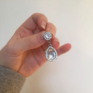  - Lily and rose liknande örhängen i silver! Ploppar tillkommer också, fick bara inte med dem på bild🤗🍄