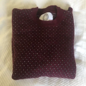  - Contemporary reflections sthlm sweater. Cute prints, 80% wool 