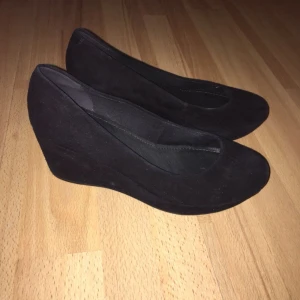  - Superfina ballerina fr VAGABOND med en liten klack