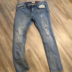  - Endast provade & vart förstora för mig.   Nypris 899