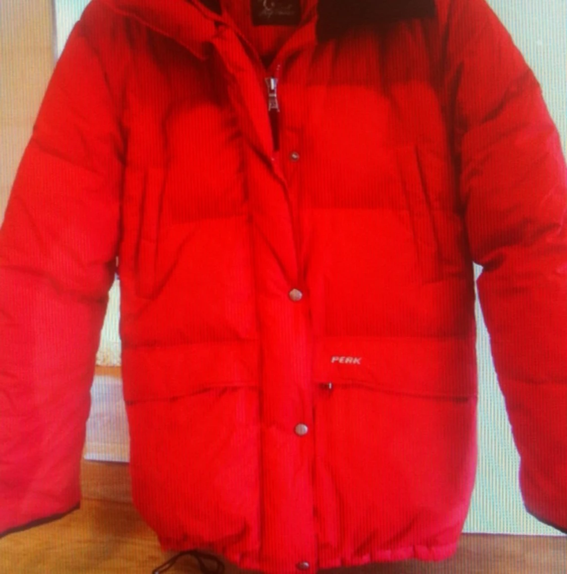 Peak dun jacka  - röd  - mycket varmt dun  - ordinarie pris 4500kr!!!