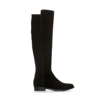  - Populära stövlarna Clou Hallie stretch i äkta mocka köpta på Nilson shoes förra året. Nypris 1599kr. Sparsamt använda. Stretch där bak (ingen dragkedja). Går någon centimeter över knäna på mig. Lådan medföljer om så önskas. Köparen betalar frakt. 