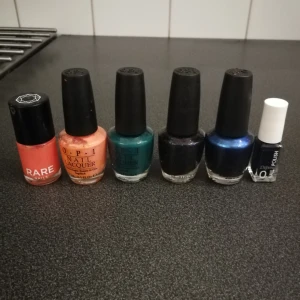 - Nagellack från OPI mm. Typ bara provade. Alla ingår. 😊