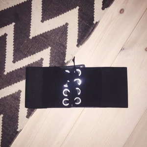  - korsettliknande bälte, aldrig använd🌸 nypris 200kr  