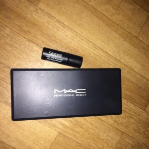  - Smink contour nästan nya