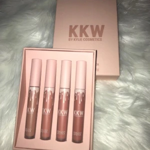  - Endast prövade på handen ! Säljs på grund av jag föredrar matt ist för glans :)