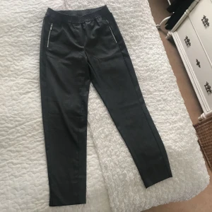  - Helt nya kavajbyxor från hm! 150 kr 🌸 Skickas mot frakt.