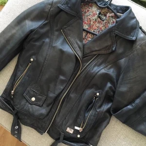  - Real leather jacket from Jofama Kenza, the details make the jacket perfect for all styles, original price 2800kr, still in very nice shape 