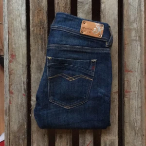  - Supersnygga vida blåa jeans från Replay
Använda två gånger