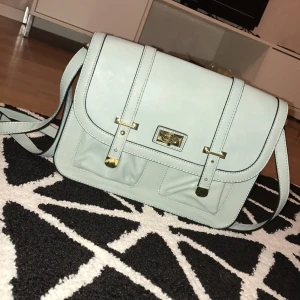  - Axelväska från Accessorize. Aldrig använd