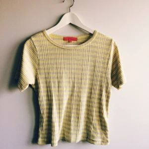  - Fin tröja i lite kortare modell! 🌼