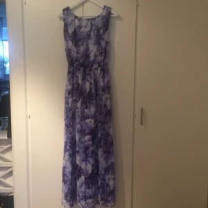  - Sommarklänning från bikbok, endast använd 1 gång! 