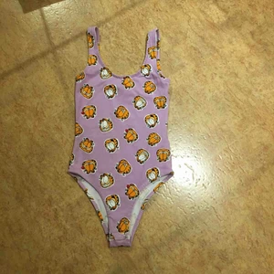 Body - Väl använd, men i fint skick. Köparen står för frakten, kan även mötas upp i Malmö.