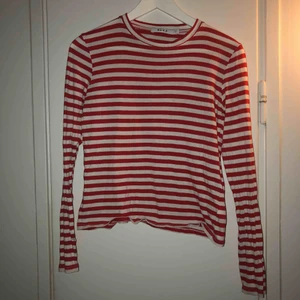 Lång armad NA-KD - Tröja från Na-kd, tunn lång armad. Använd men inte sliten.