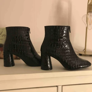  - Jätte fina boots använda två gånger säljer pga att jag inte fått användning av de