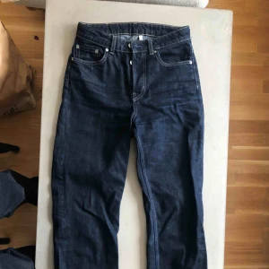  - Supersnygga raka VOYAGE jeans i fin sick från weekday! 