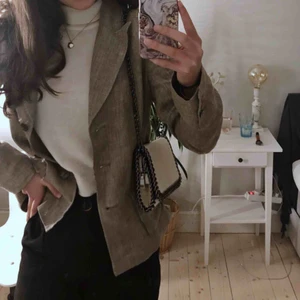  - Skitsnygg vit/beach väska!! Passar till allt och kan ha både långt och kort väskband. Stella McCartney inspirerad. Använt enstaka gång. (Nypris: ca 399kr) du betalar för frakt! 