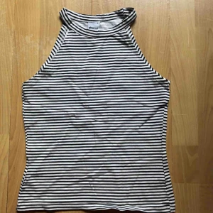  - Croptop linne från Gina! 