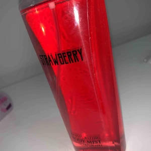  - knappt använd, kanske 10 sprut. Bodymist från Lyko Köpare står för frakt