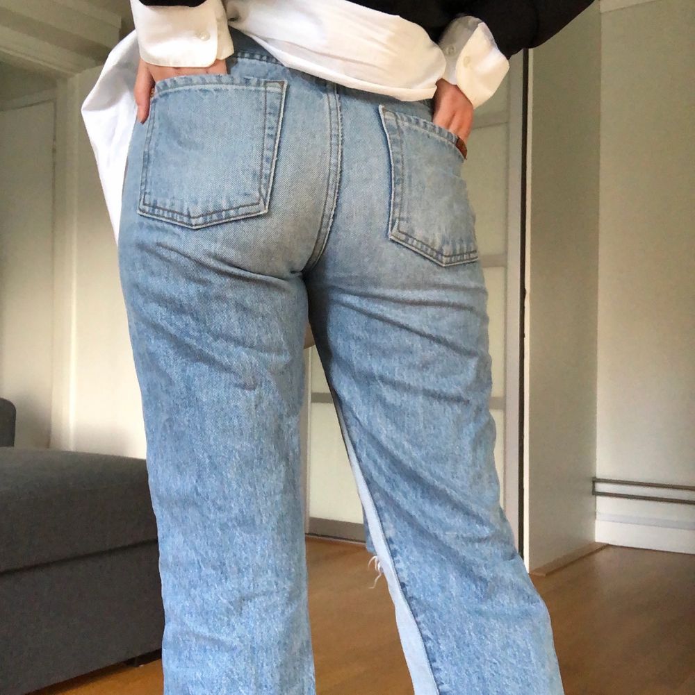Säljer mina snygga jeans från 7 for all mankind då jag tycker att de är för korta på mig (det är en smaksak.) Om någon undrar är jag 171 cm lång. Köpte i USA för lite mer än 1 år sedan!! Kan bli budgivning beroende på hur många som är intresserade!! 💜. Jeans & Byxor.